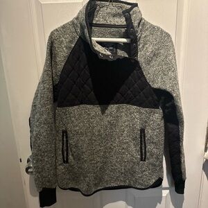 Abercrombie & Fitch Asymmetrical Snap-Up
Fleece XS NWOT